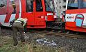 Kind unter Strassenbahn Koeln Porz Steinstr 12